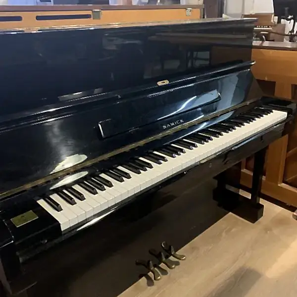Samich SU-118 Upright Piano